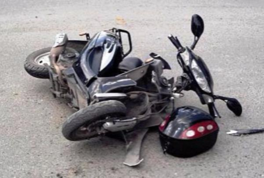 16-летний водитель мопеда пострадал в ДТП в Ростовской области