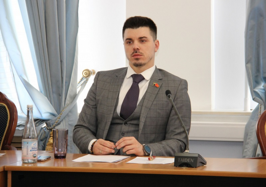 Депутат гордумы Смирнов из-за второго места на праймериз «ЕдРа» переходит в «Новые Люди»