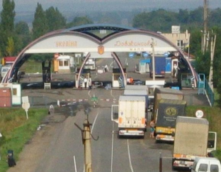 Во время боя за КПП Должанский ранен сотрудник российской таможни