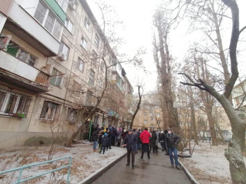 Власти Ростова с 1 февраля начнут эвакуацию жителей дома на Кривошлыковском