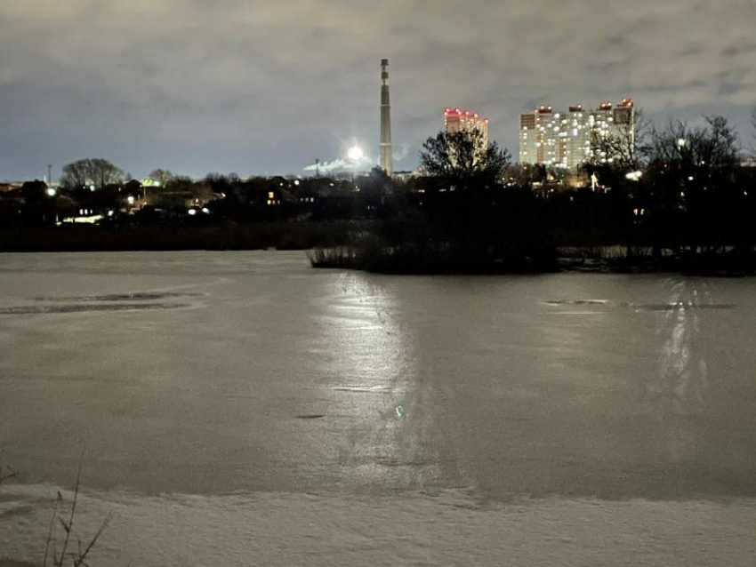 В Ростове-на-Дону два ребенка провалились под лед и погибли