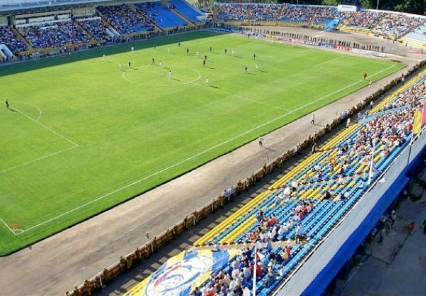 Футбольному  клубу «Ростов» запретили регистрировать новых игроков из-за долгов