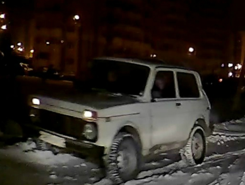 Потрепанную экстремальной жизнью «старушку» угнали с парковки у университета Ростова
