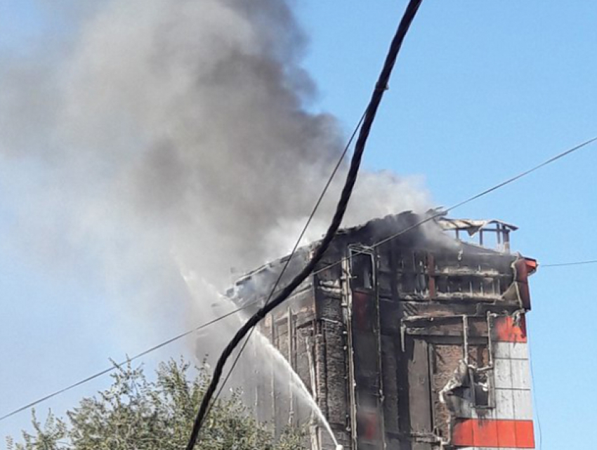 Два ростовчанина сгорели заживо при крупном пожаре в бизнес-отеле 