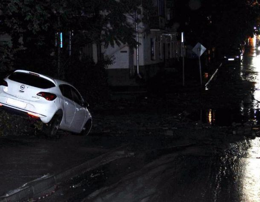 Молодая ростовская семья чудом избежала гибели в собственном автомобиле 
