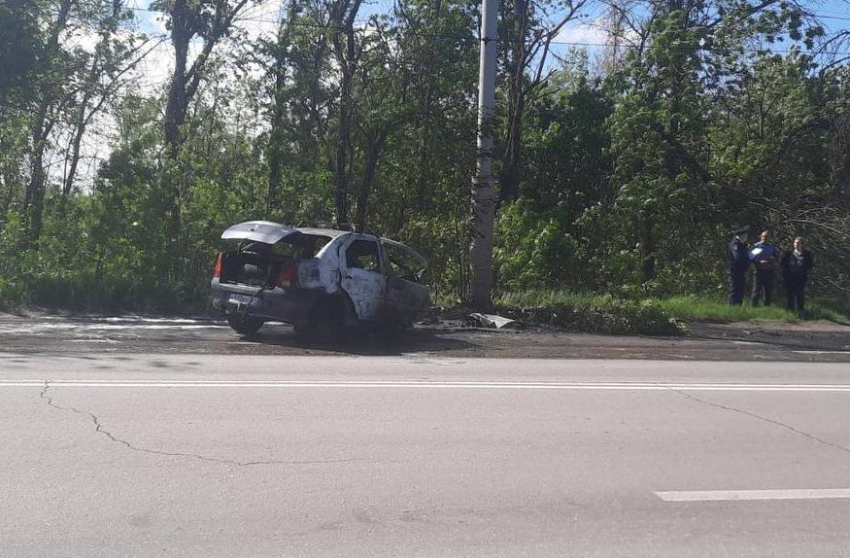 В Ростовской области два человека сгорели в автомобиле после ДТП