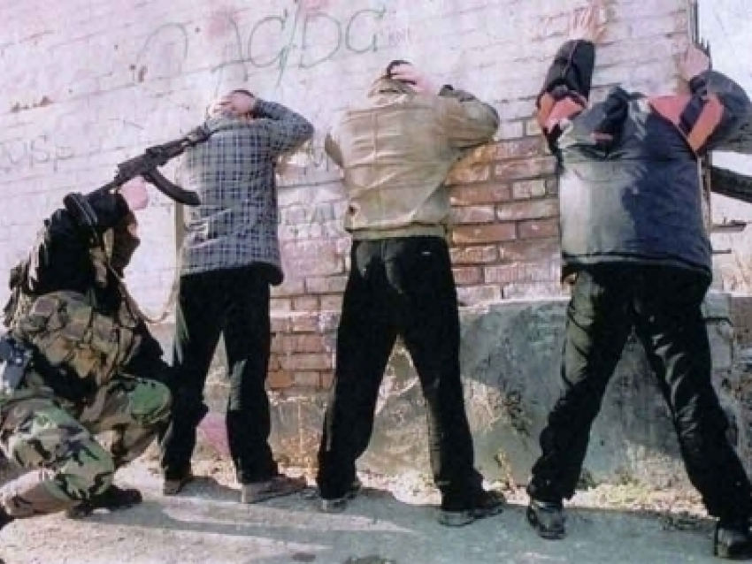 Преступную группу, грабившую антикварные лавки, поймал в Ростовской области 