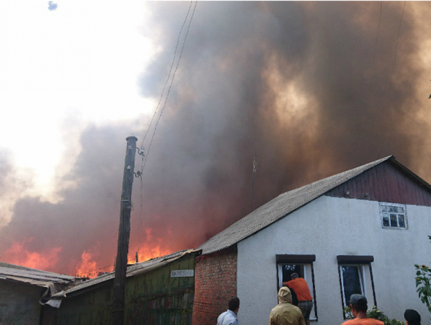 Взрывы газа прогремели на пепелище в центре Ростова