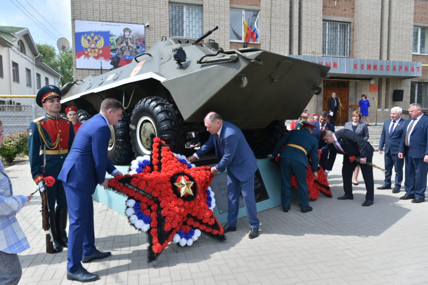 Памятник ветеранам боевых действий открыли в Ростовской области