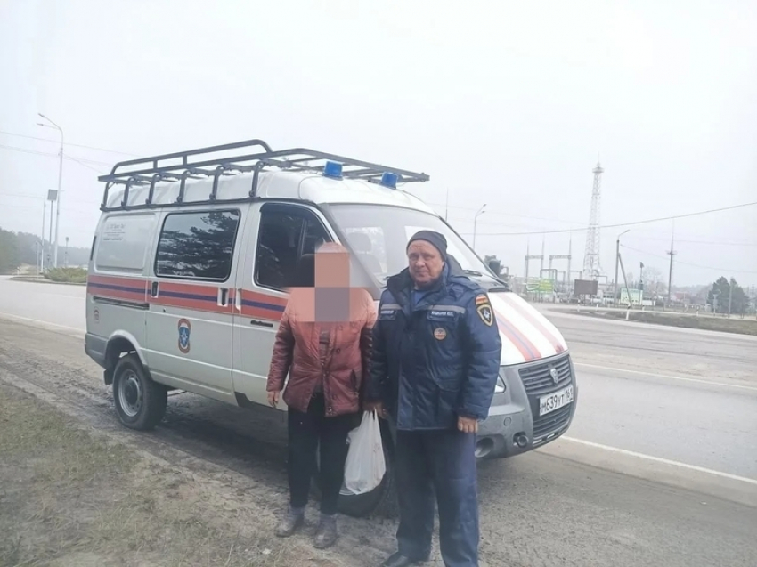 Поисковый отряд спас женщину, заблудившуюся в лесу Ростовской области