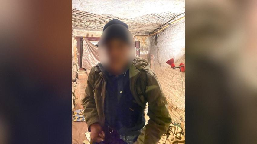 В Ростове мужчина отказал в ночлеге знакомому бомжу и получил ножом в живот