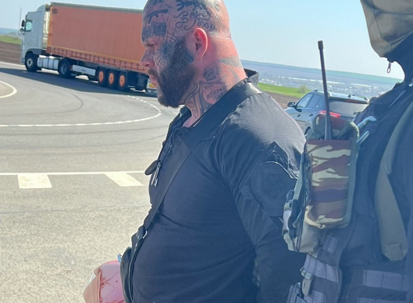 Жителя Ростовской области осудили за татуировки с нацистскими символами