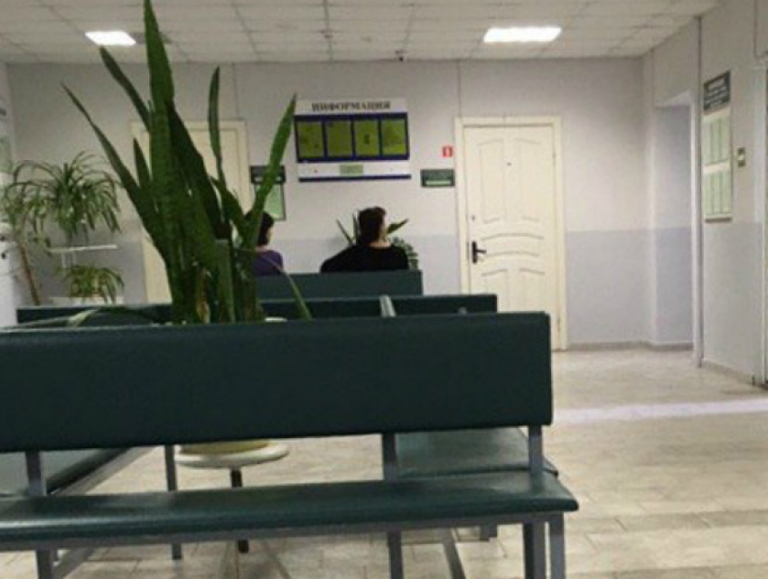 Долгими очередями пытается добить своих пациентов руководство городской больницы №2 в Ростове