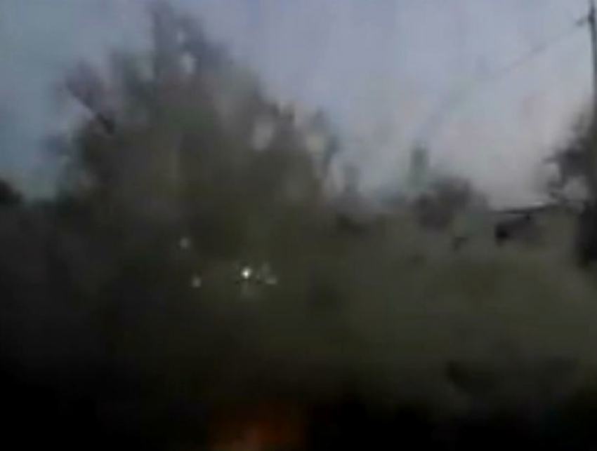 Опубликовано видео удара страшной коммунальной волны по ростовским автомобилистам 