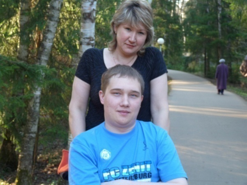 Дончанка шесть лет судится с военной академией, из которой ее сын вернулся инвалидом
