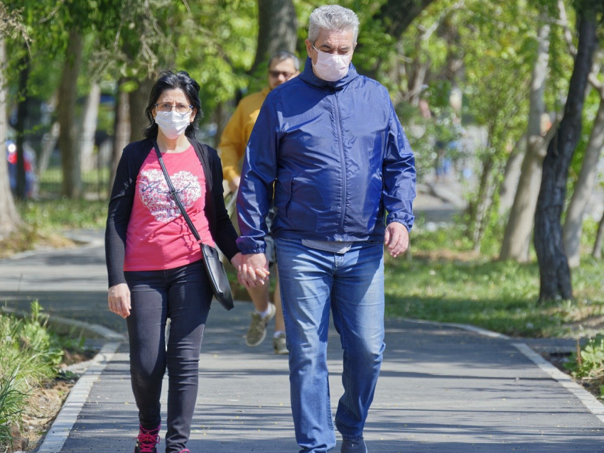 Еще пять пожилых людей за сутки умерли от коронавируса в Ростовской области