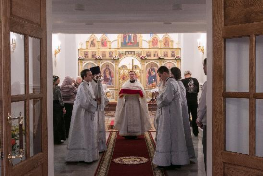 В новом ростовском храме Святой Великомученицы Татианы прошла первая литургия 