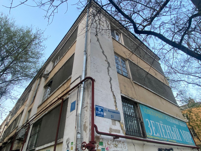 Власти Ростова расселили жильцов аварийного дома на Мечникова 