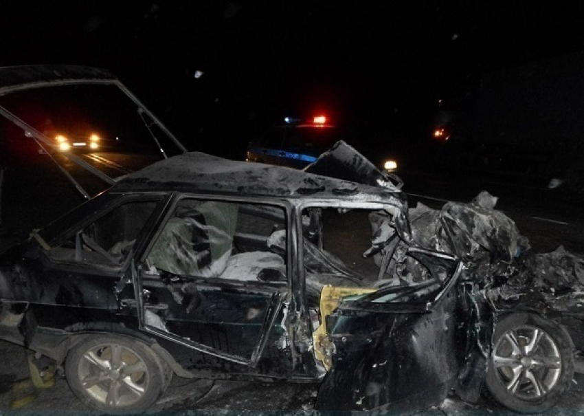В Ростовской области при столкновении КамАЗа и «девятки» погибли два человека