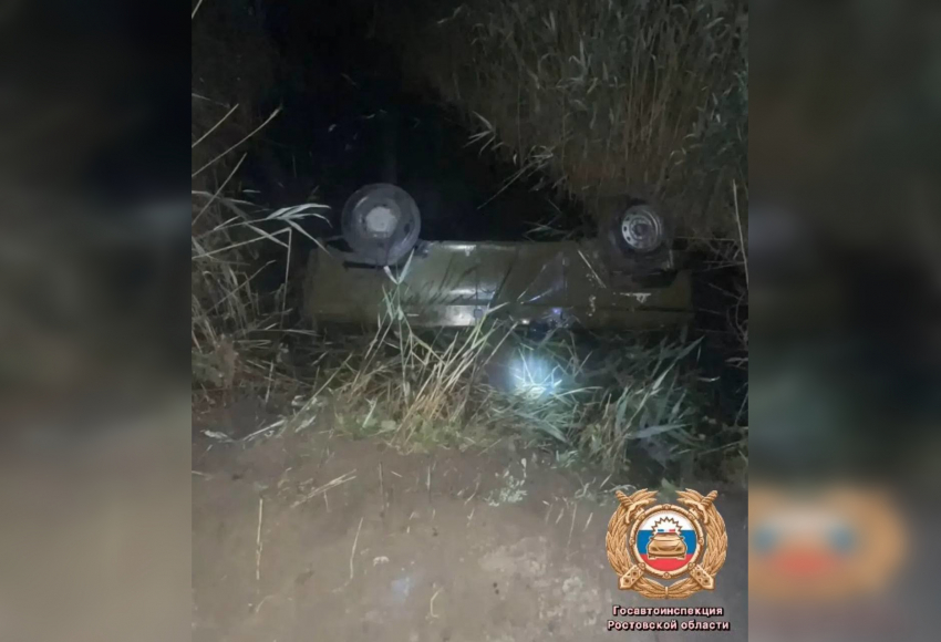 В Аксайском районе водитель УАЗа погиб после съезда в озеро