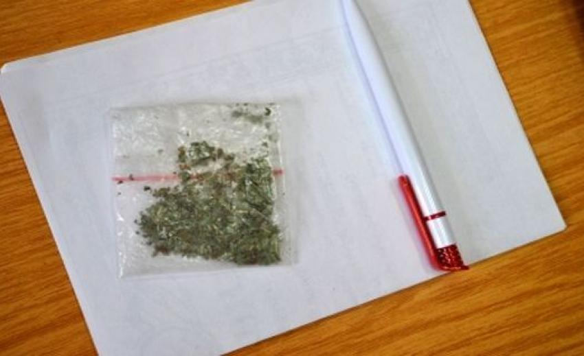 В Ростове 40-летний мужчина пытался сбыть 5 граммов марихуаны