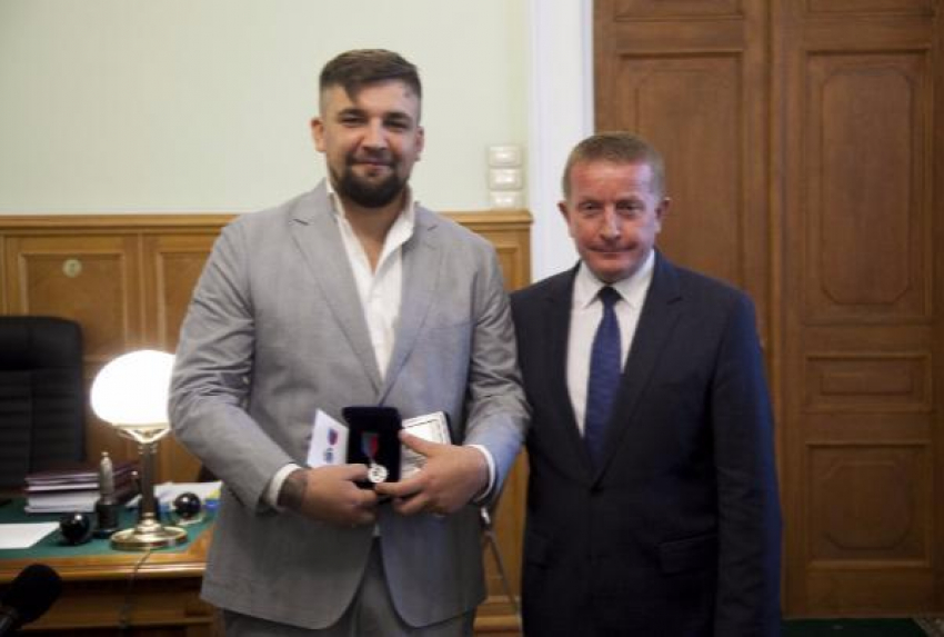 Баста получил награды Ростова-на-Дону из рук Сергея Горбаня