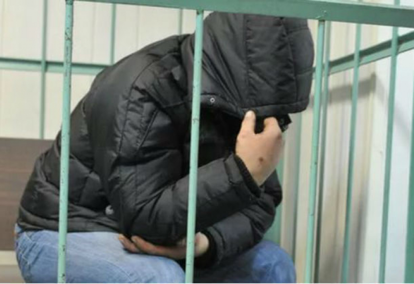 Гранатой Ф-1 через окно угрожал сотруднику полиции буйный житель Ростовской области 