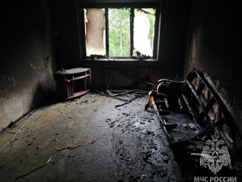 12-летняя школьница пыталась сжечь учебник и чуть не спалила квартиру на Орбитальной в Ростове