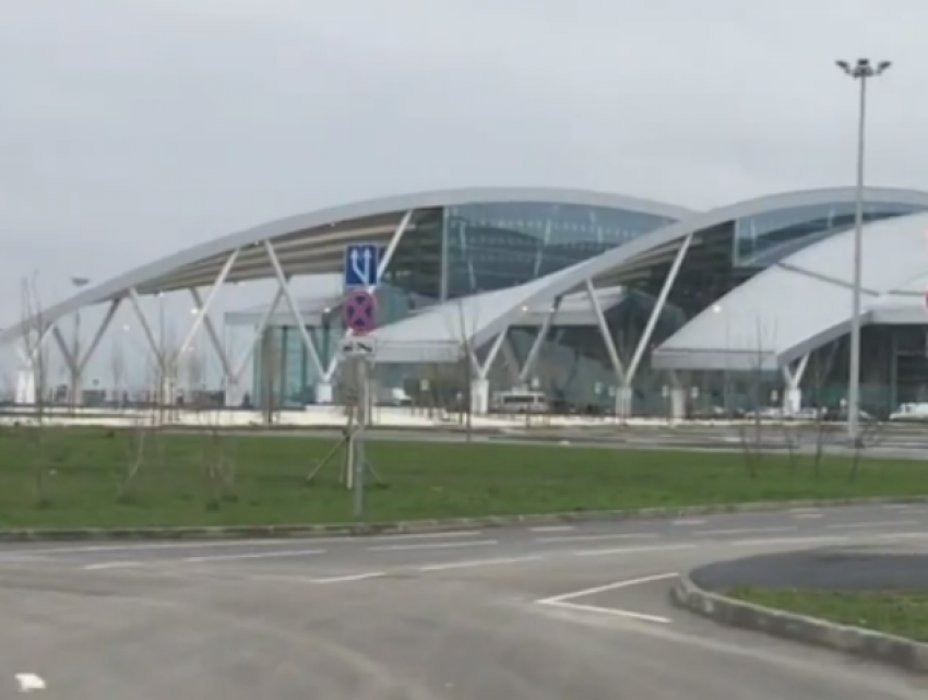 Путь обычной маршрутки до аэропорта «Платов» снял на видео ростовский автоблогер