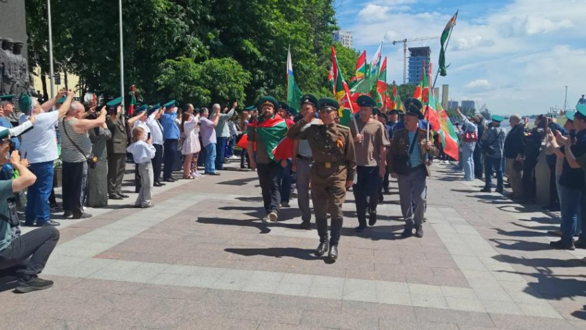 Ростов встречает День пограничника боевым расчетом и шествием ветеранов