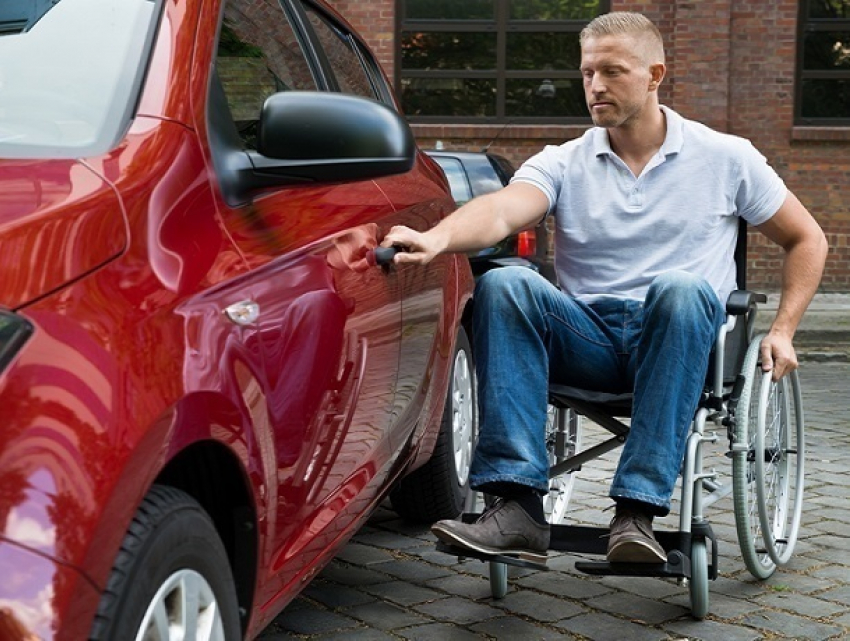 Ключи от новых автомобилей получили десять пострадавших на производстве жителей Ростовской области