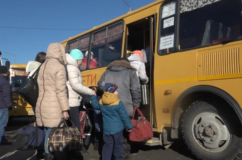 Еще 20,5 тысяч человек пересекли границу в Ростовской области