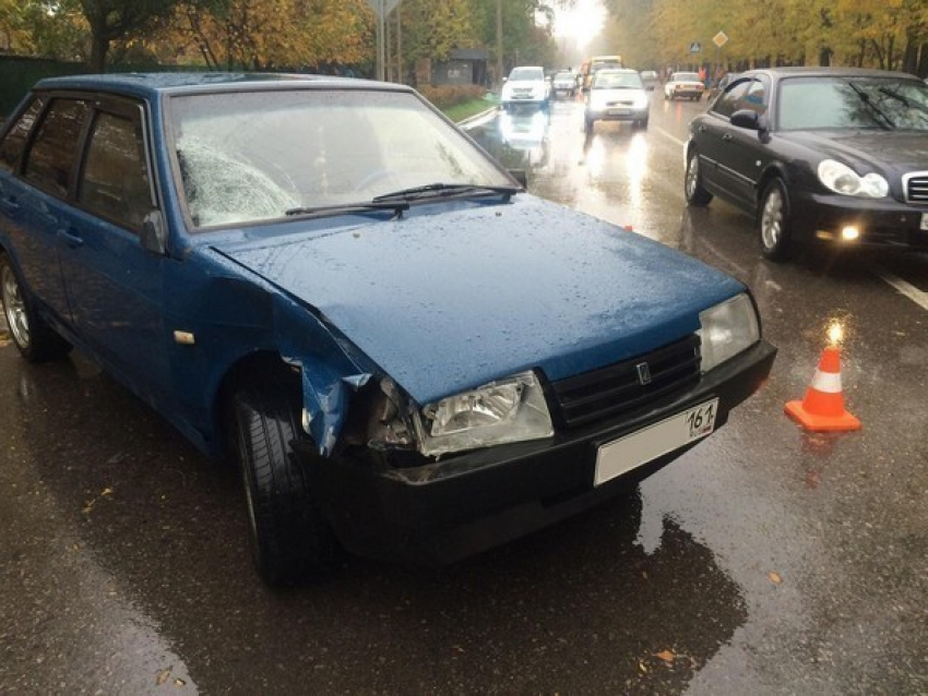 В Ростове на пешеходном переходе водитель «ВАЗ-2109» насмерть сбил пенсионерку