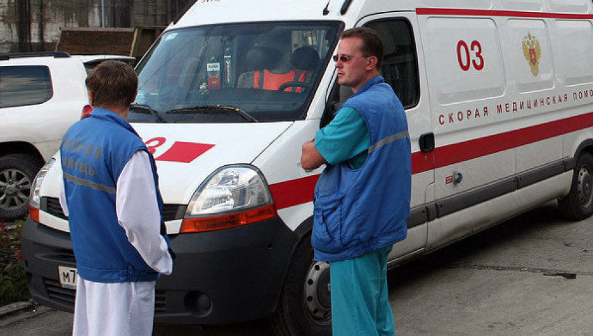 В центре Ростова женщина ударила 12-его мальчика кирпичом по голове из-за того, что тот мешал ей пройти