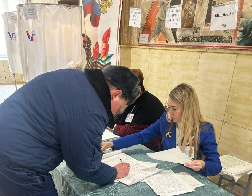 В Таганроге на выборах проголосовали военные ПВО