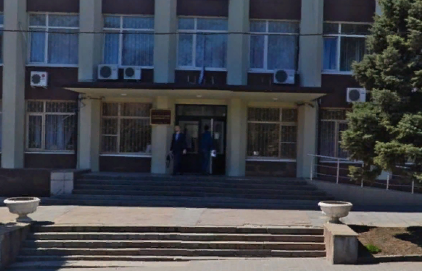 Суд Пролетарского района Ростова эвакуировали из-за угрозы взрыва