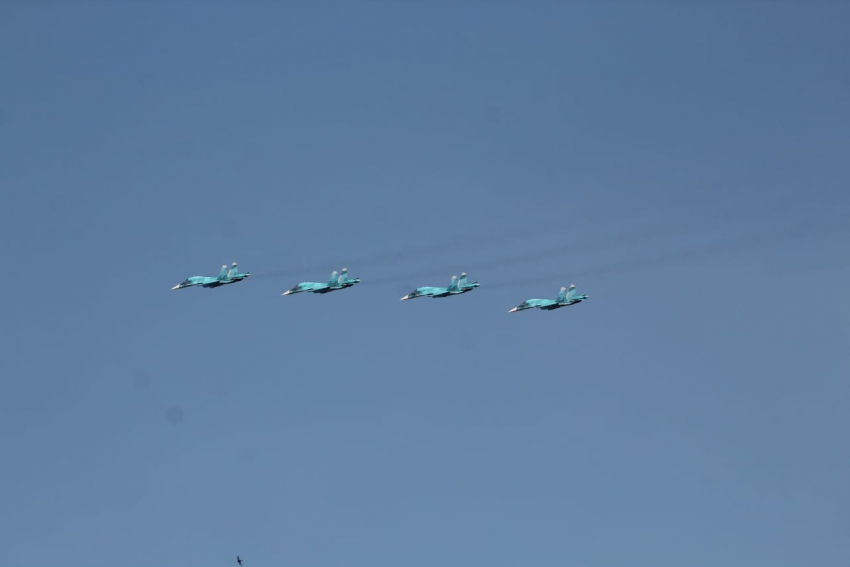 Ростовчане заметили над городом военные самолеты