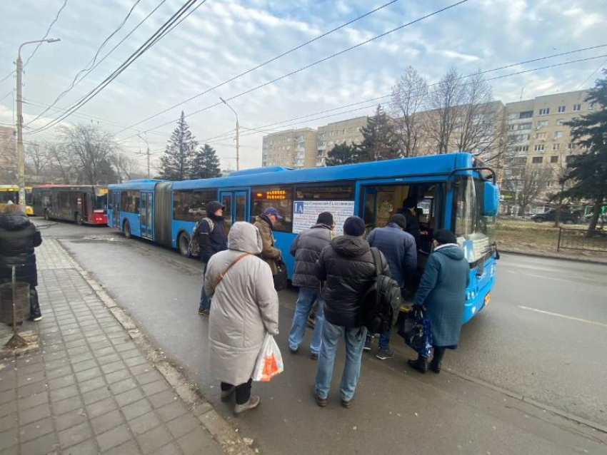 Более 20 нарушений выявили во время проверки общественного транспорта в Ростове