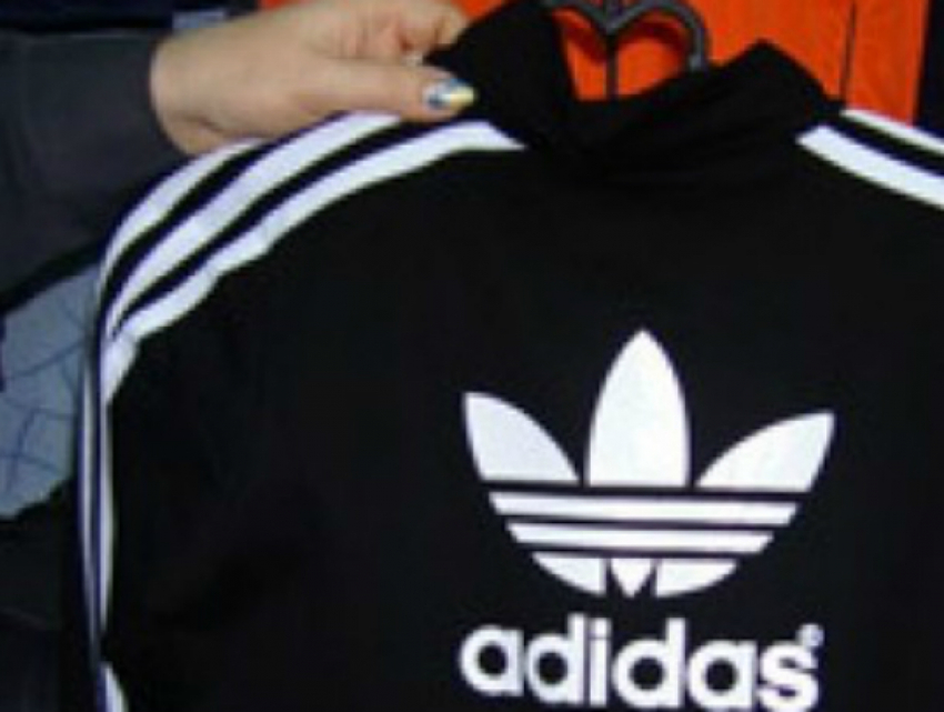 Гипермаркет «Ассорти» в Ростове наказали на 100 тысяч рублей за контрафактную одежду