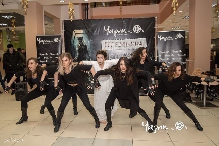 Премьера хоррора «Невеста» в Чарли в ТРК Сокол