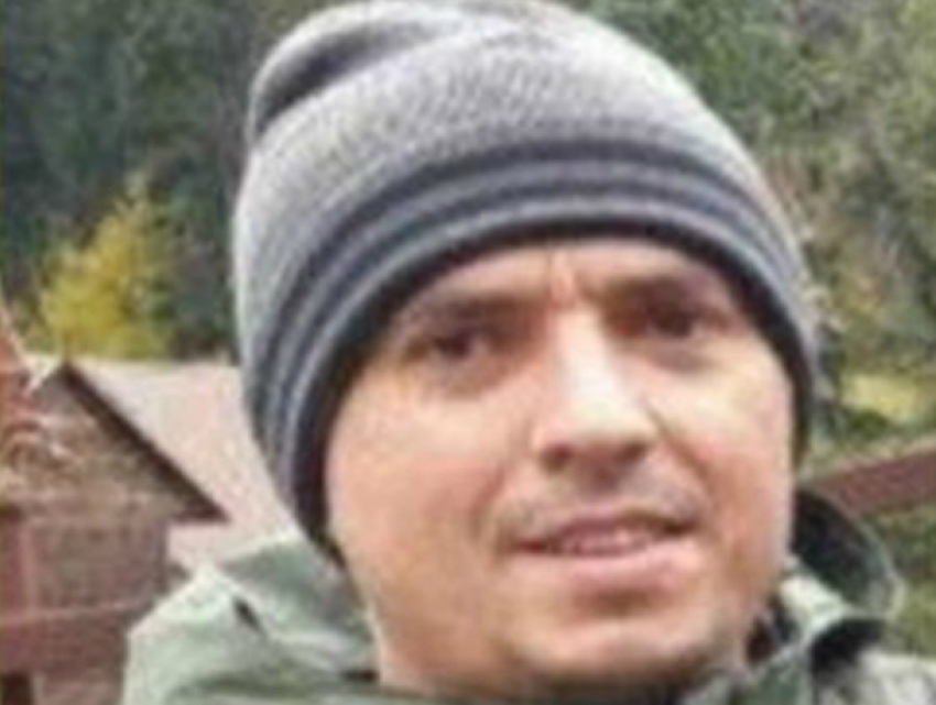 Молодой мужчина загадочно пропал, выйдя из своего автомобиля на парковке в Ростове