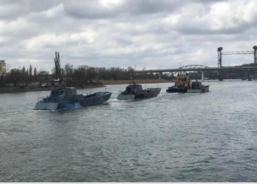 Корабли Каспийской флотилии прошли через Ростов по пути на Черное море