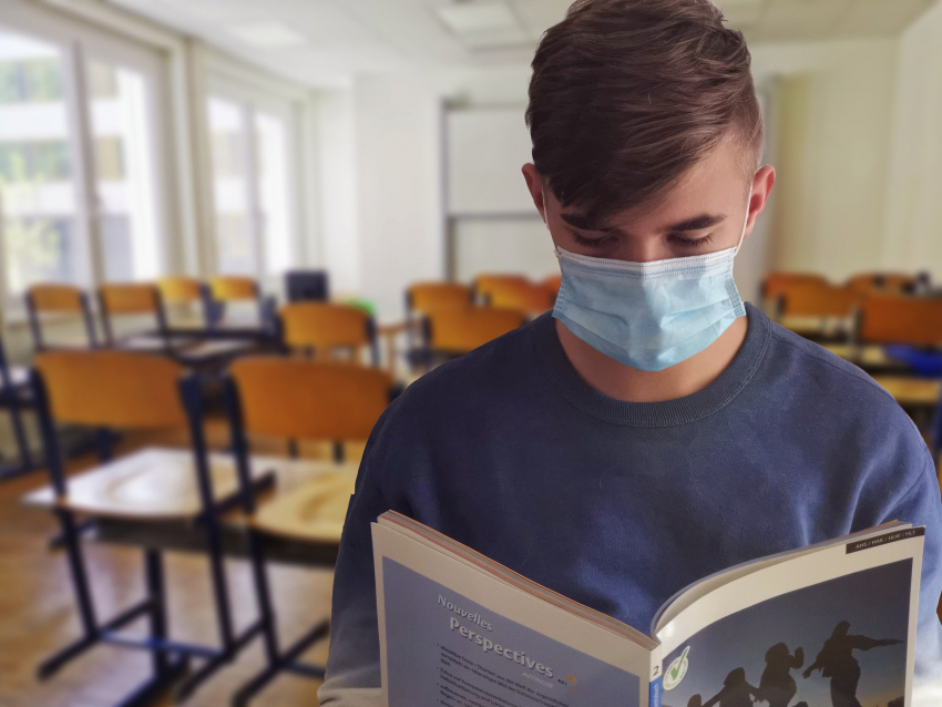 В учебных заведениях Ростовской области коронавирусом заболели почти 470 человек