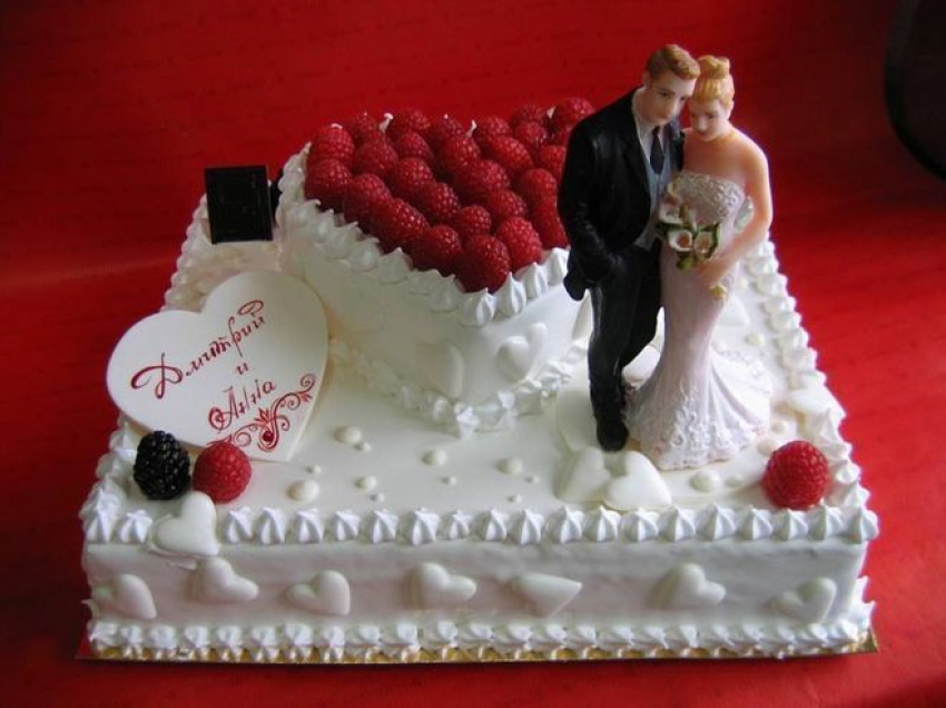 Ростовчанку будут судить за мошенничество с помощью свадебных тортов