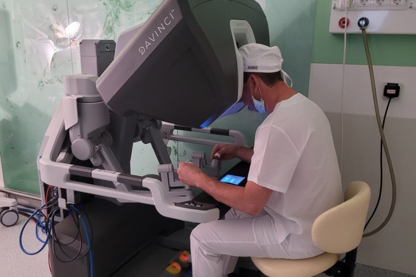 В Ростове впервые в России провели сложную операцию с помощью инсуфлятора