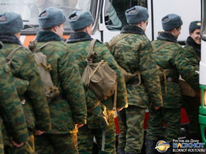 Солдаты-срочники  заявляют, что их переводят на контракты и отправляют под Ростов