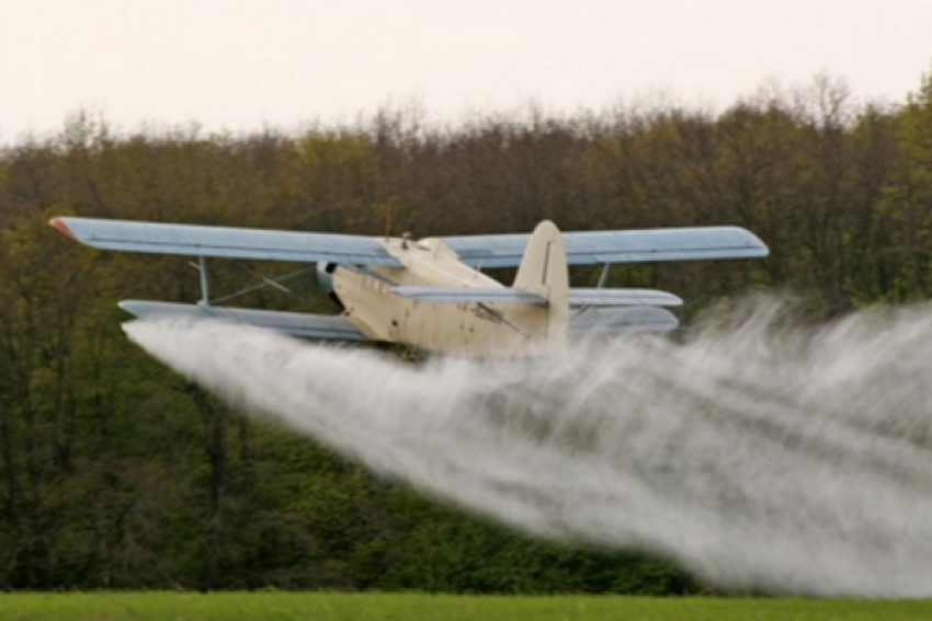 Ростовскую область с неба орошат химикатами