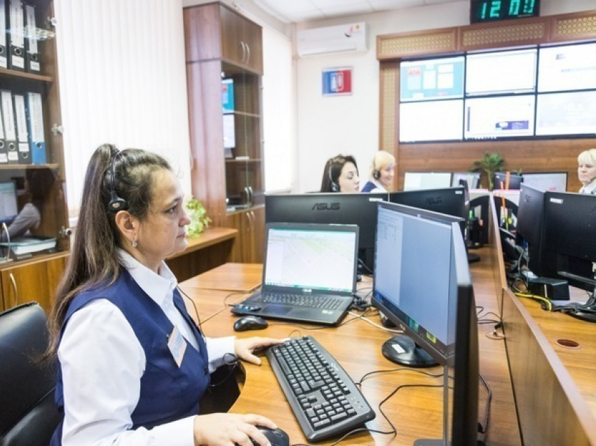 За сутки в службу спасения Ростова-на-Дону поступает до 2300 тревожных звонков 