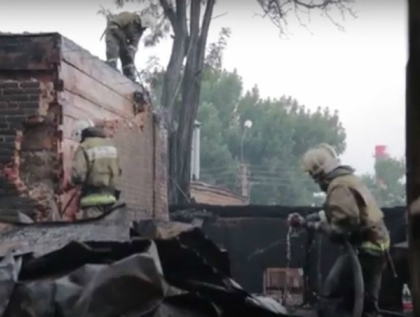 Полицейские возбудили уголовное дело по факту поджога частного сектора в центре Ростова