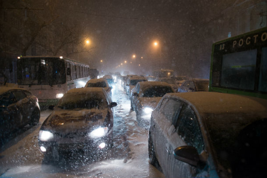 Рекордная пробка парализовала движение в Ростове-на-Дону